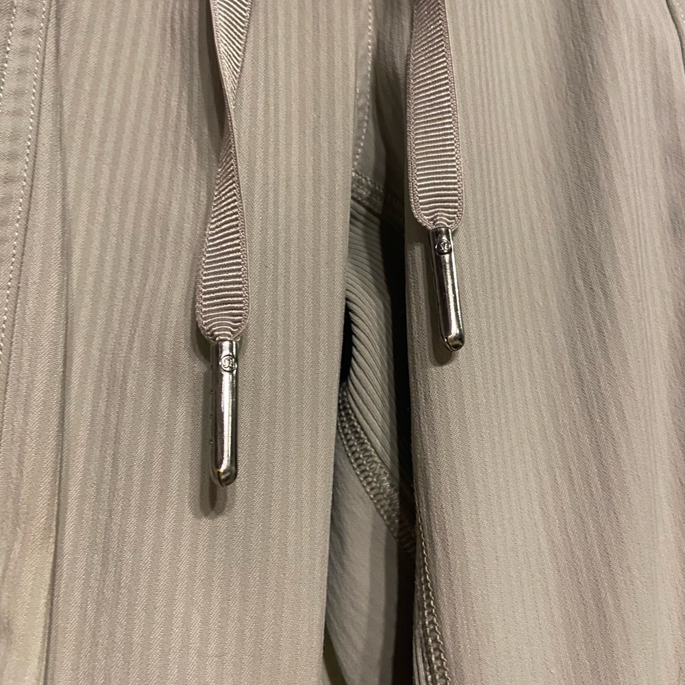 Lululemon Sheer Oak Dance Studio Mid-Rise Cropped Pant 2 - Picture 9 of 14